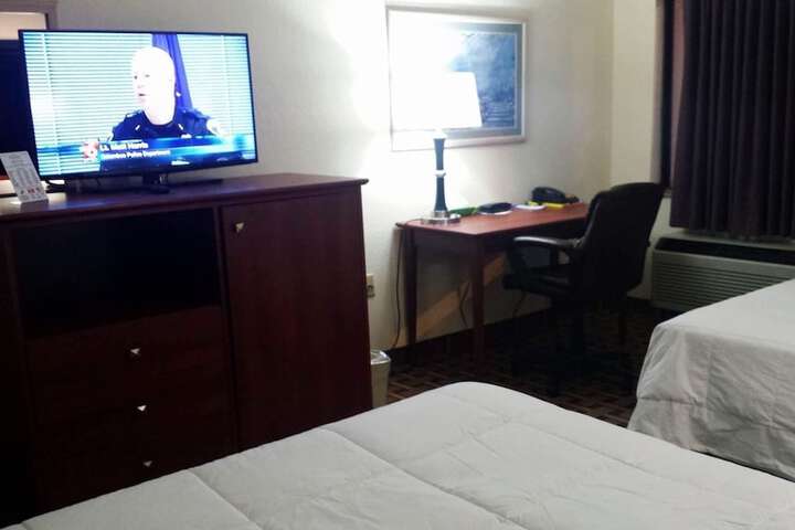 Room 8 of 23