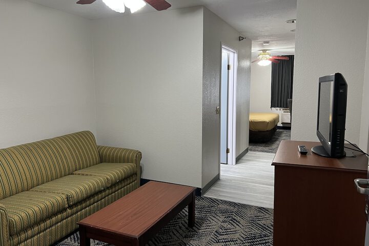Room 12 of 40