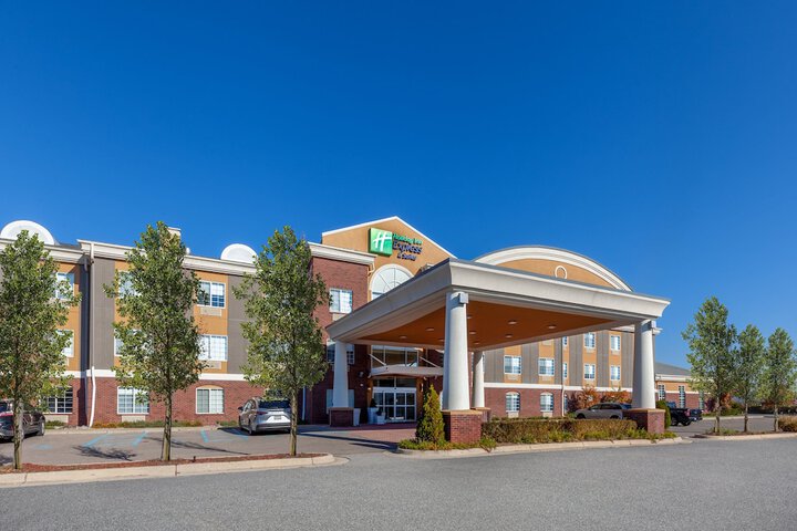 Hotel 2 of 65