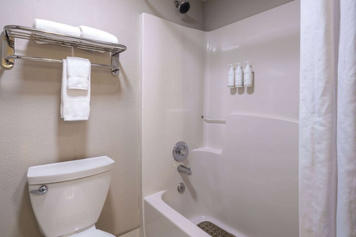 Room 33 of 41