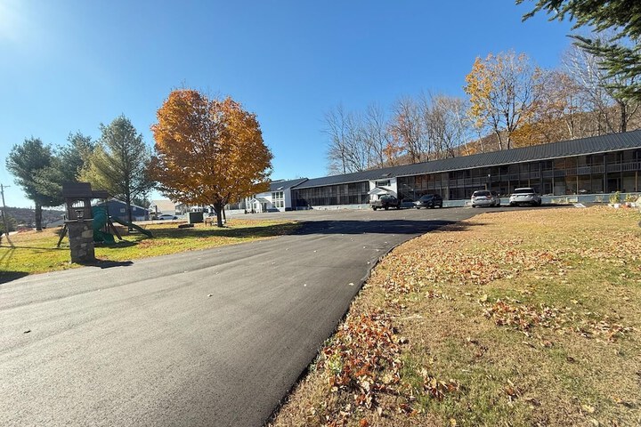 Travelodge by Wyndham Lincoln Near White Mountain