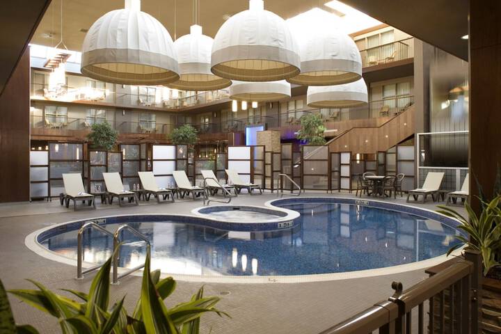Delta Hotels by Marriott Calgary South