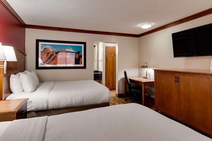 Room 12 of 40