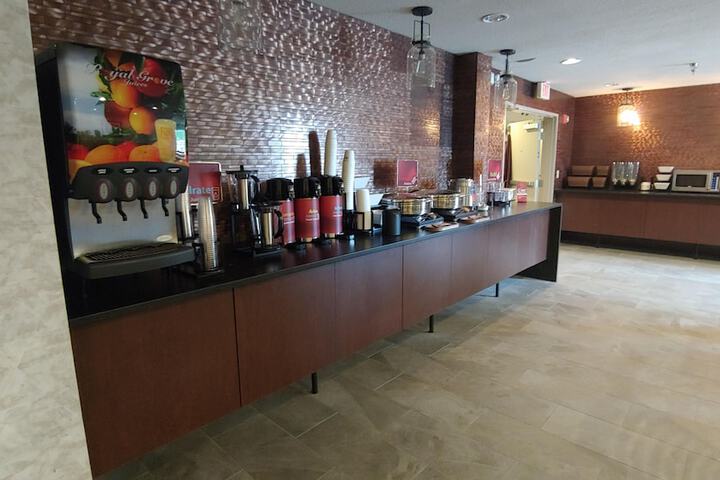 Breakfast/Coffee Service 32 of 37