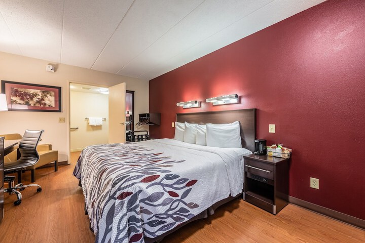 Room 10 of 30