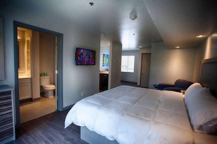 Room 40 of 144