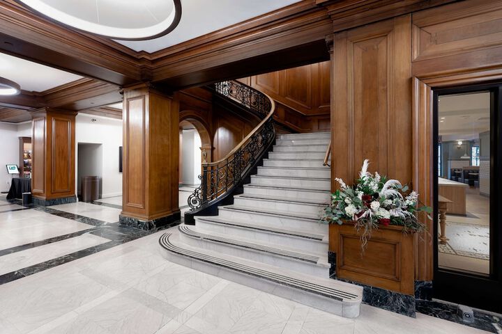 Hotel Fort Des Moines Curio Collection by Hilton