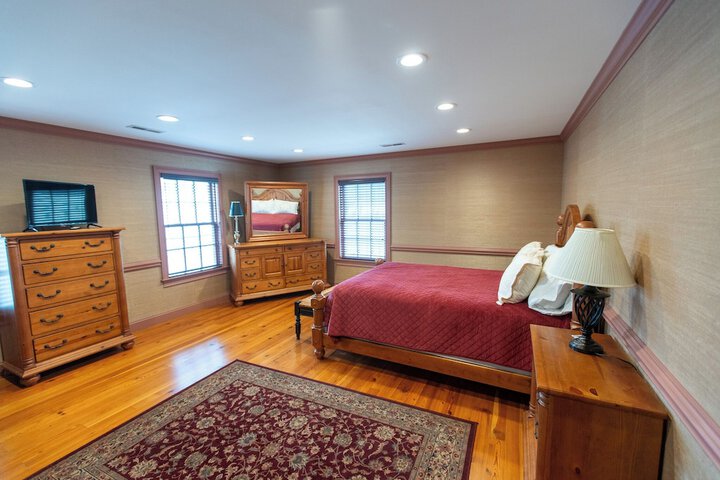 Room 44 of 76