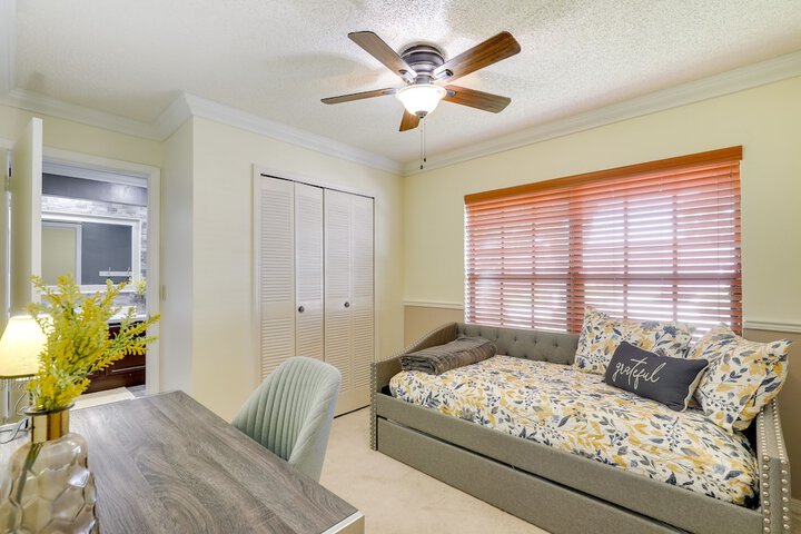 Valrico Vacation Rental 15 Mi to Tampa