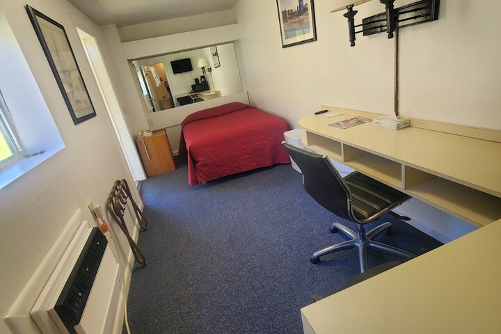 Room 15 of 22