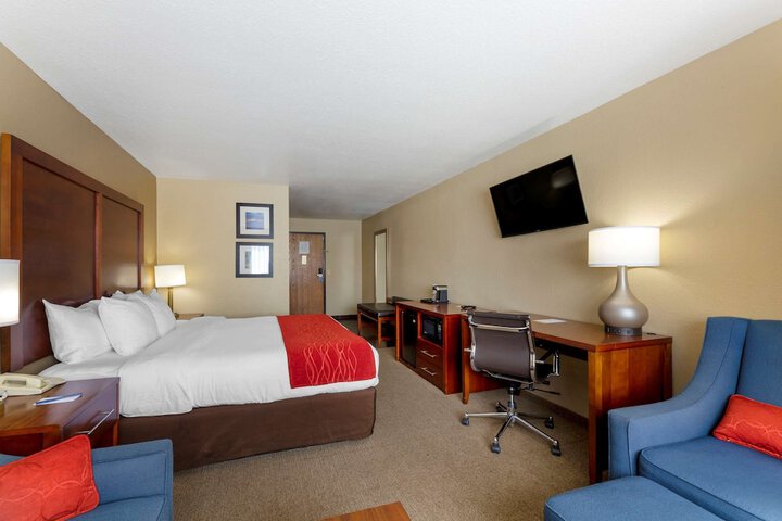 Room 4 of 18