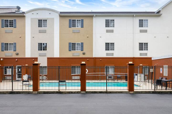 Candlewood Suites Enterprise by IHG