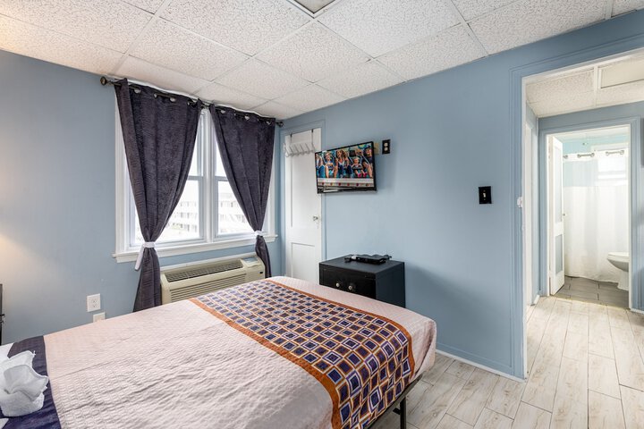 Room 28 of 33