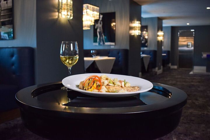 Dining 48 of 71
