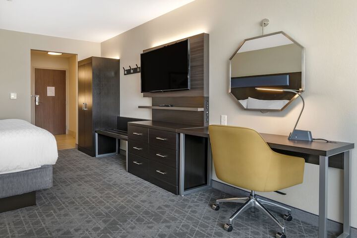 Room 17 of 31