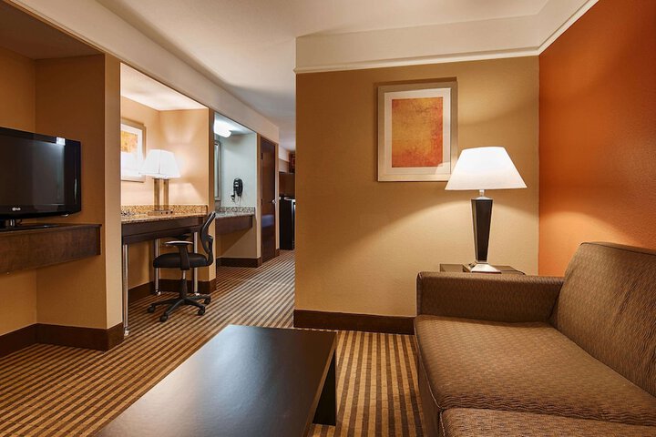 Room 17 of 30