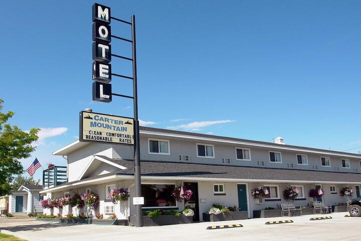 Hotel 7 of 49