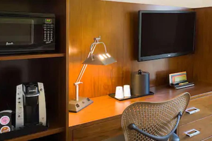 Room 16 of 46