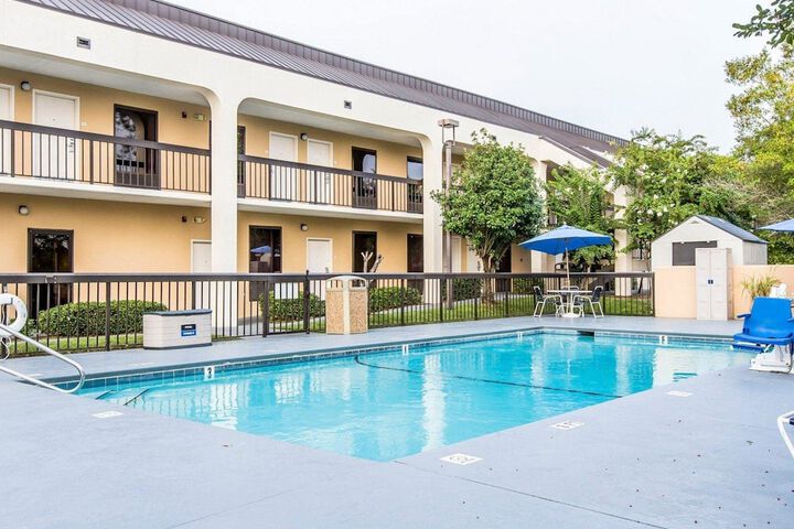 Pool 6 of 49
