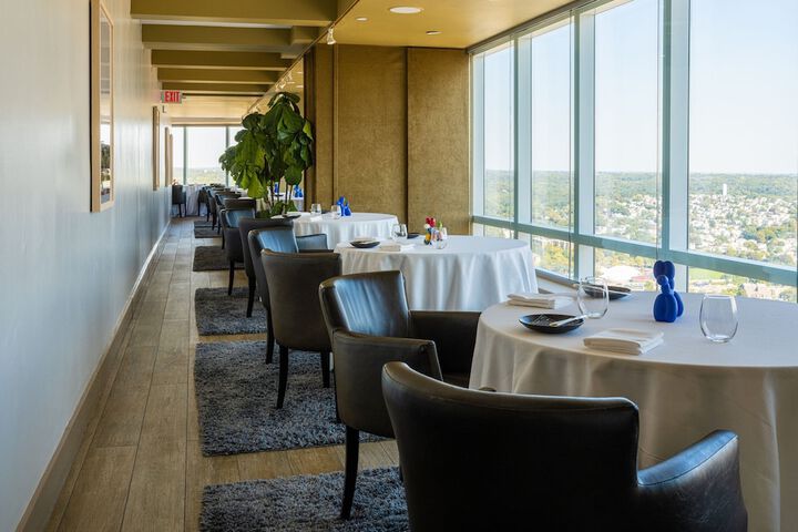 Dining 36 of 45