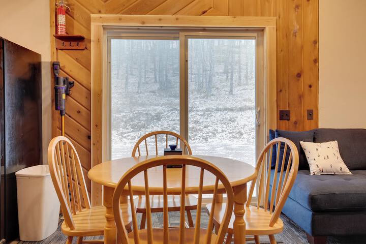 Iron River Condo w / Gas Grill Near Skiing + Hiking