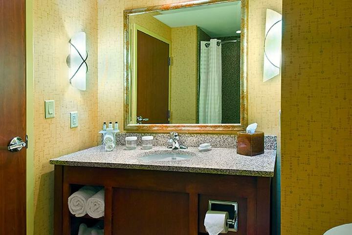 Room 21 of 48
