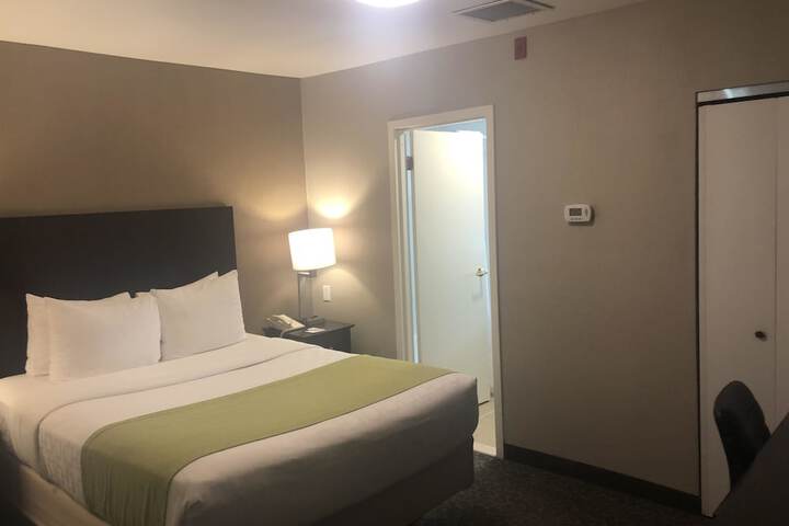 Room 17 of 27