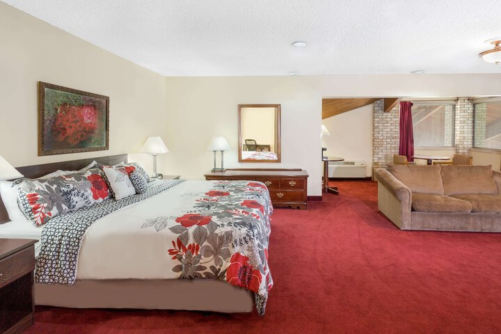 Room 8 of 15
