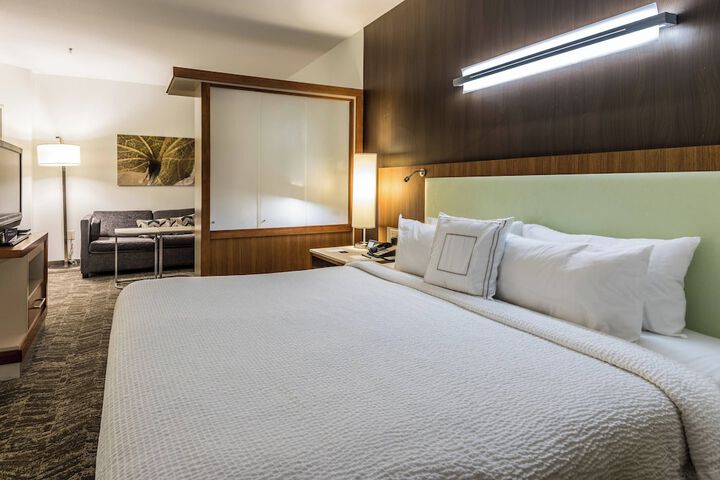 Room 14 of 16