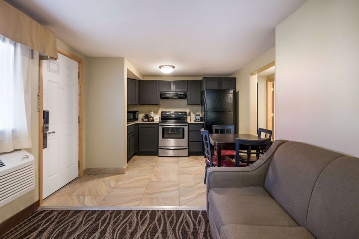 Room 12 of 27