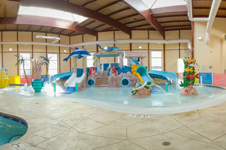 Grand Marquis Waterpark Hotel & Suites