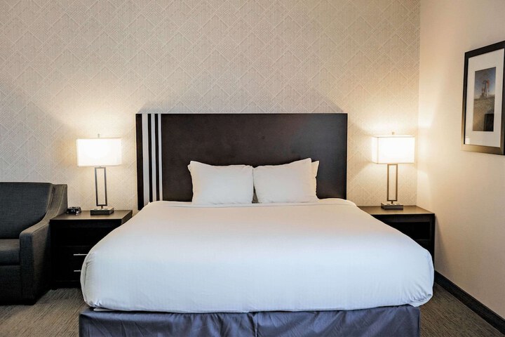 Room 8 of 37