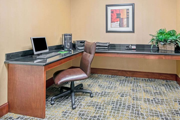 Business Center 31 of 31