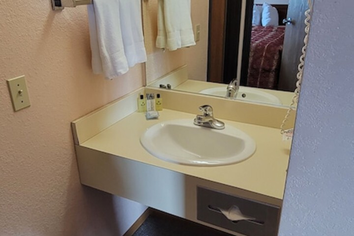 Room 12 of 29