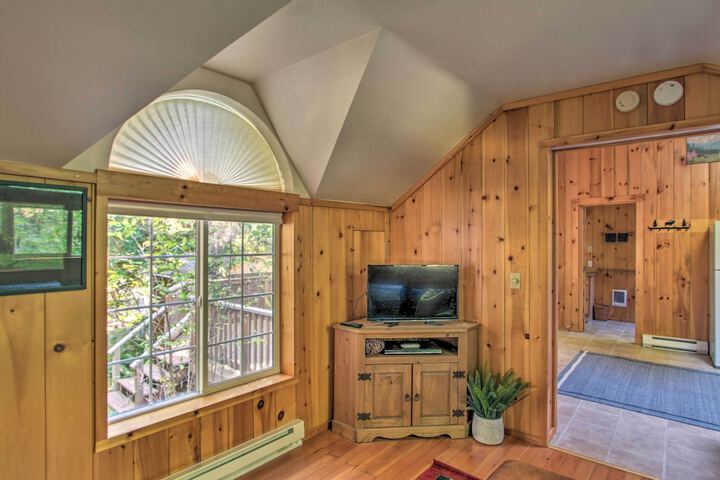 elk Hideaway: Ashford Cottage w / Hot Tub!