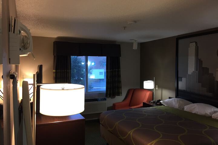 Super 8 by Wyndham Bedford DFW Airport West
