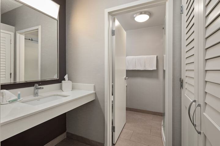 Room 42 of 57