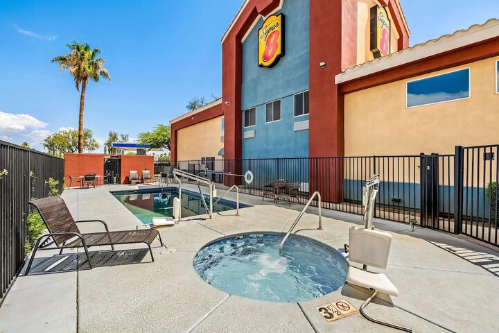 Super 8 by Wyndham Marana / Tucson Area