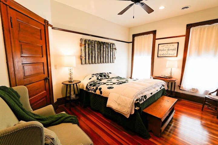 Room 11 of 31