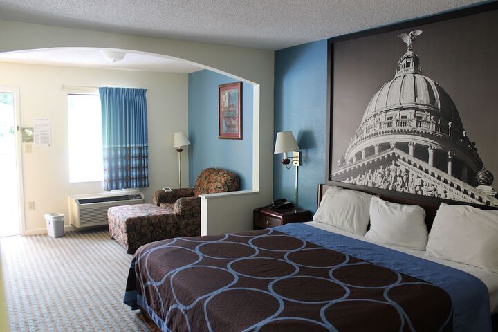 Room 19 of 25