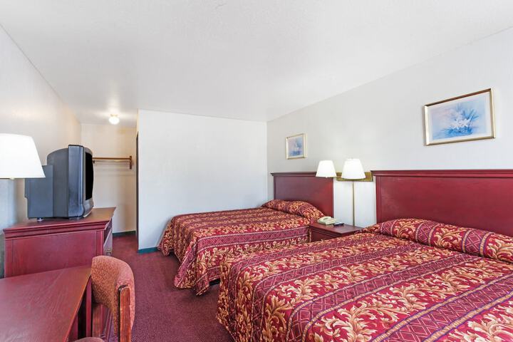 Room 15 of 32