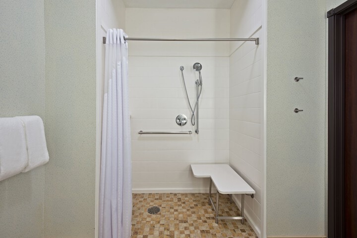 Holiday Inn Express & Suites Uniontown by IHG