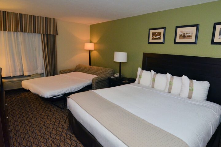 Room 15 of 40