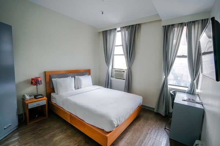 Room 29 of 35