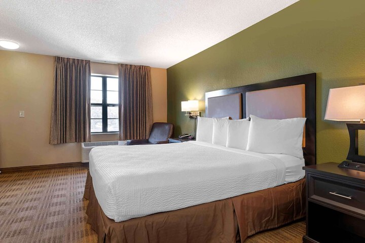 Room 27 of 29