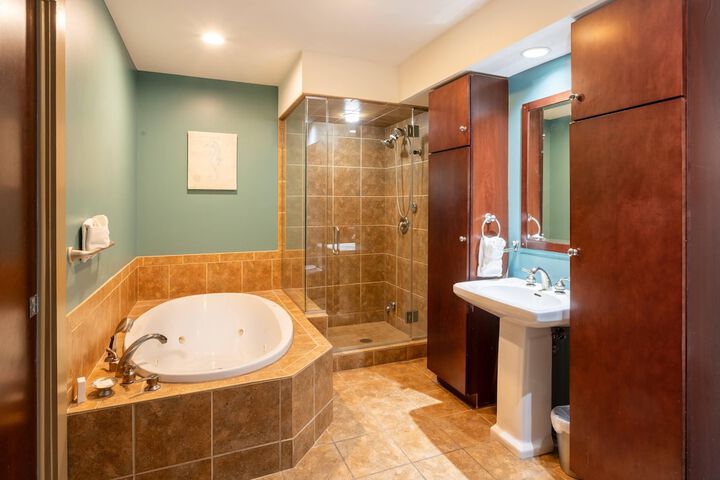 The Giacomo Niagara Falls NY an Ascend Collection Hotel