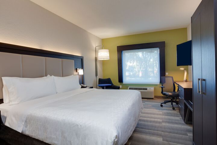 Room 9 of 30
