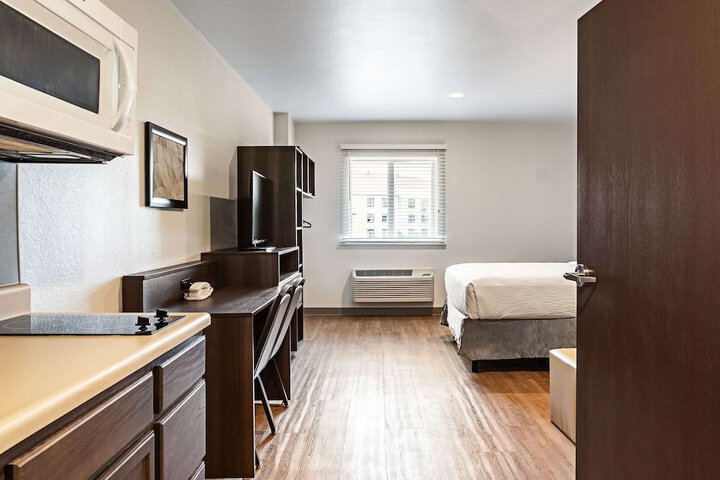 Room 33 of 41