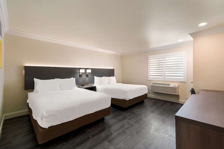 Room 29 of 36