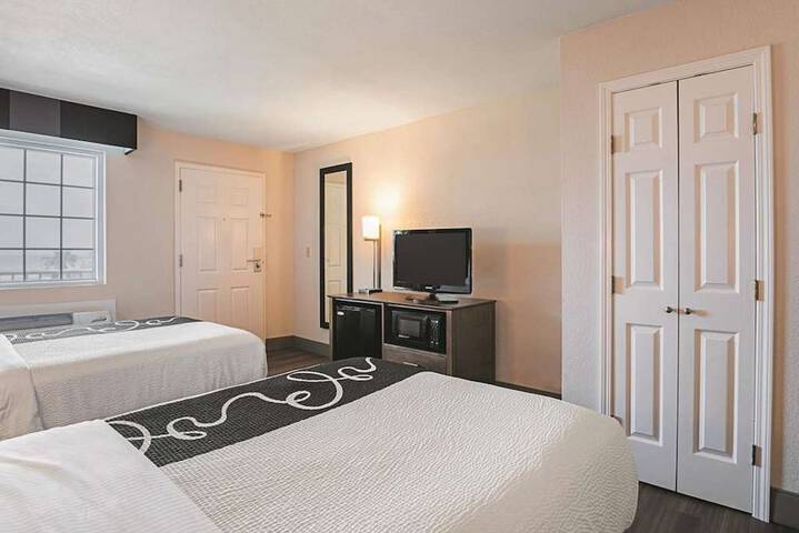 Room 33 of 45